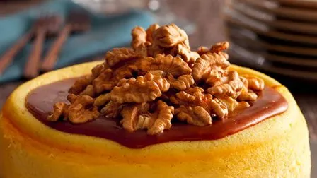 Cheesecake con noci e caramello salato