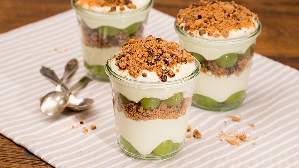 Dessert mit Weintrauben