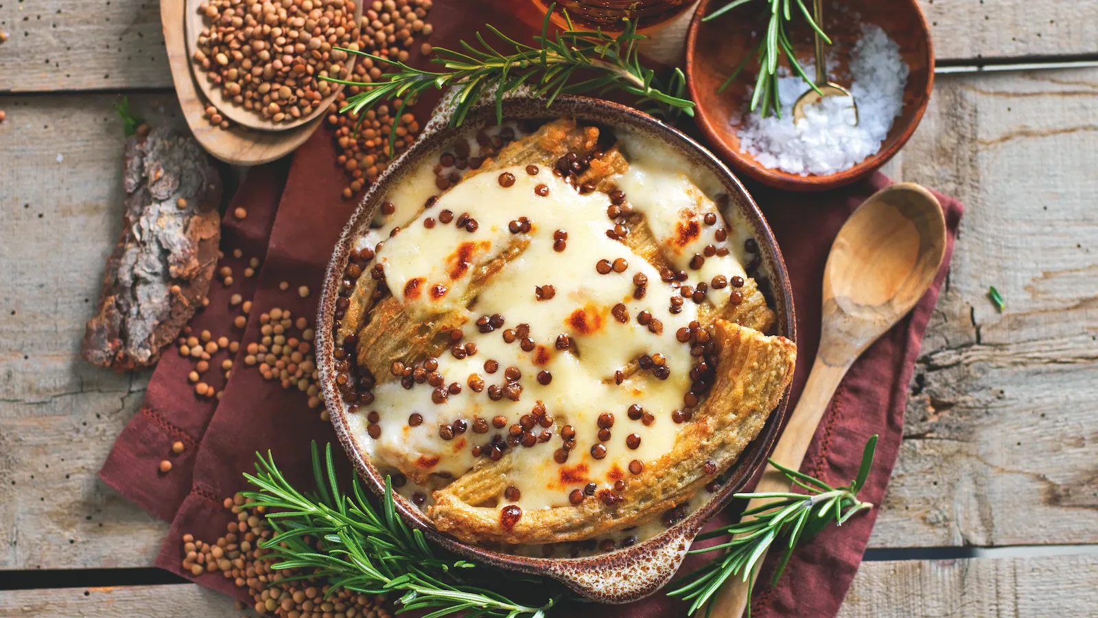 Cardi gratinati con formaggi e lenticchie