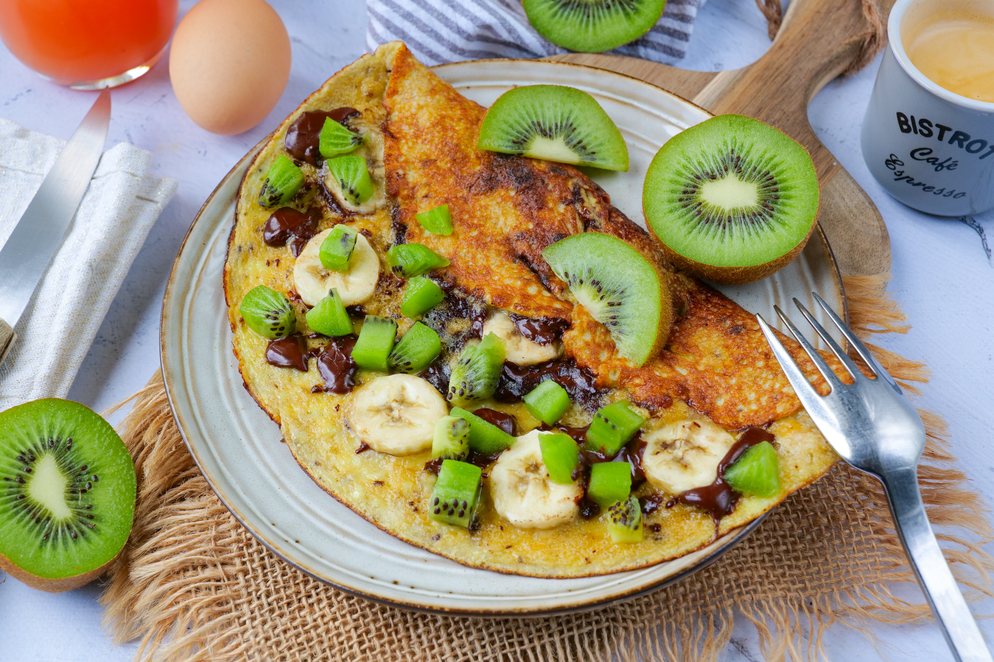 Omelette sucrée banane, chocolat et kiwi