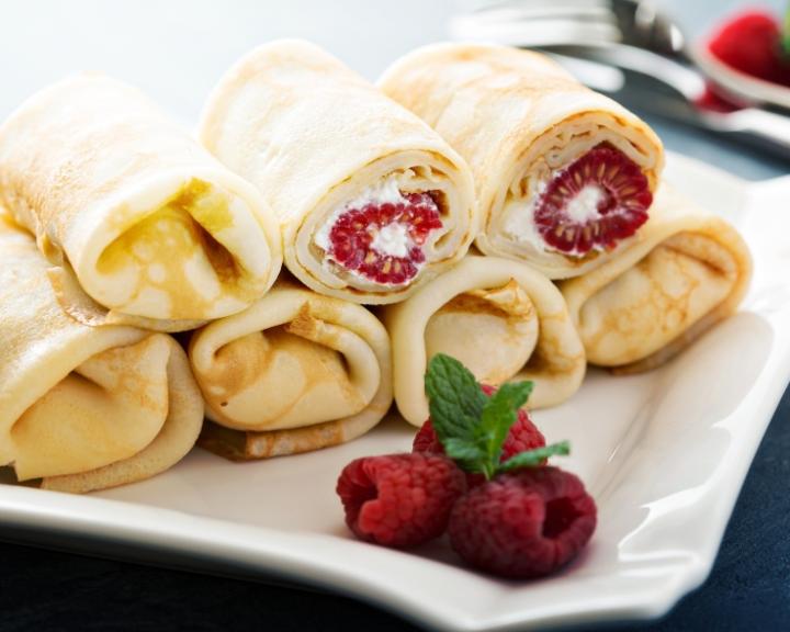Crepes rellenas de requesón y frutos rojos