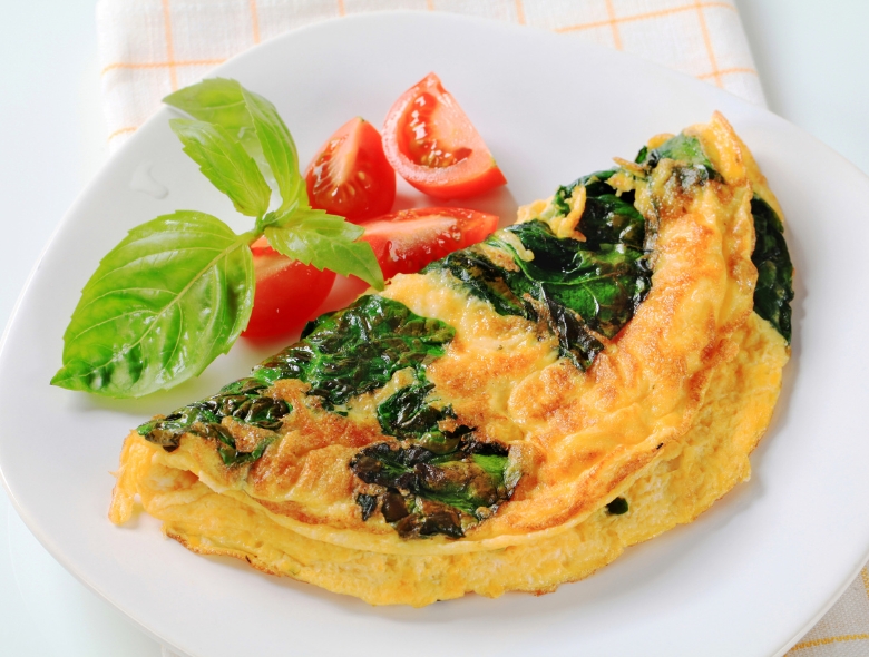 Tortilla de tomate y albahaca