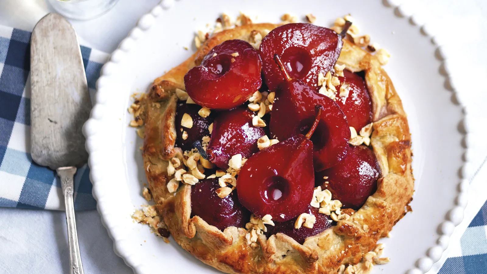 Torta rustica di pere e vino rosso