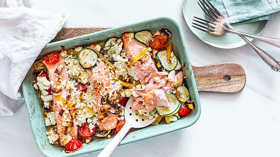 Low-Carb-Lachs mit Ofengemüse