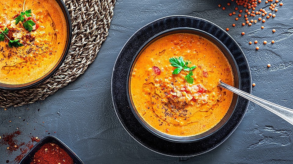 Rote Linsen-Kokos-Suppe