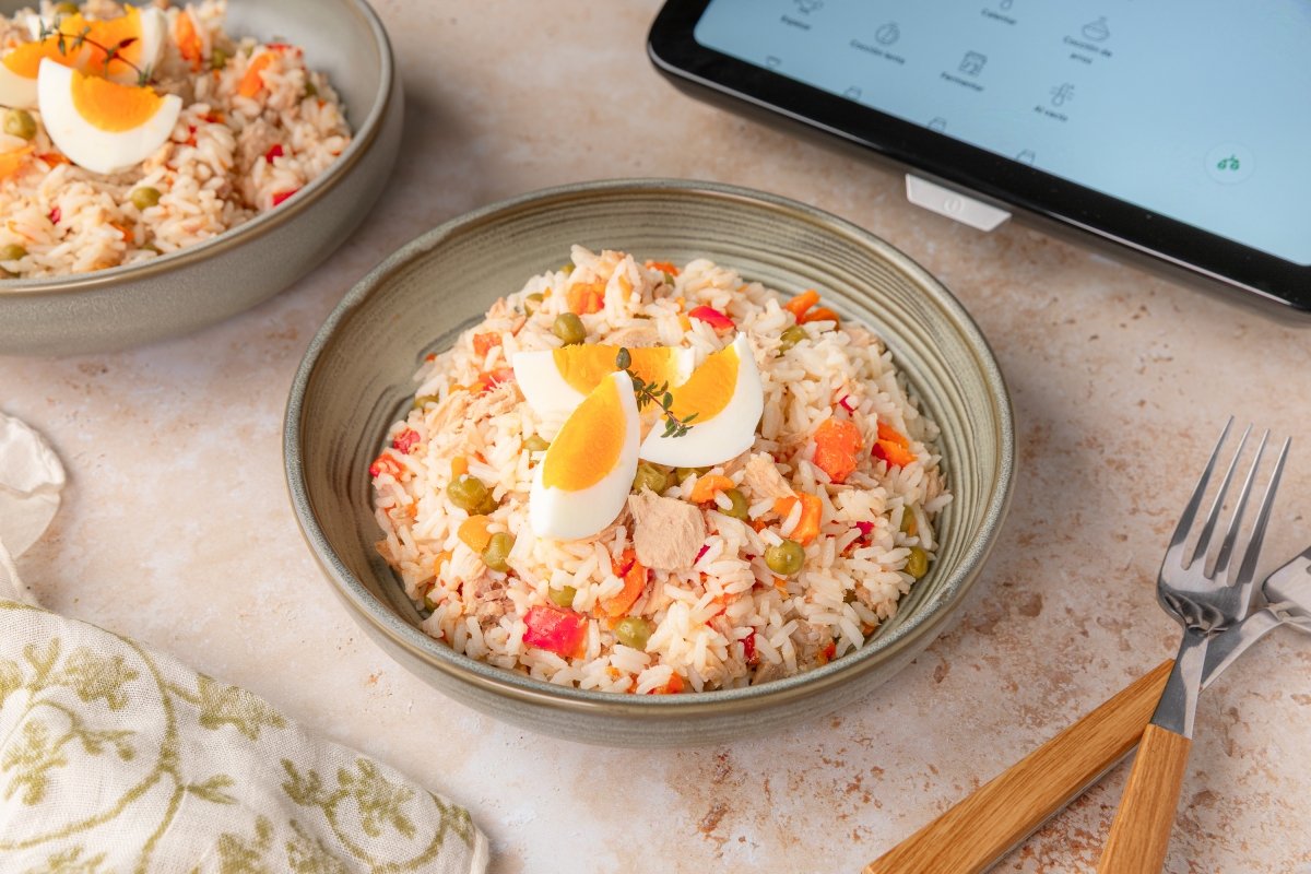 Ensalada de arroz y atún