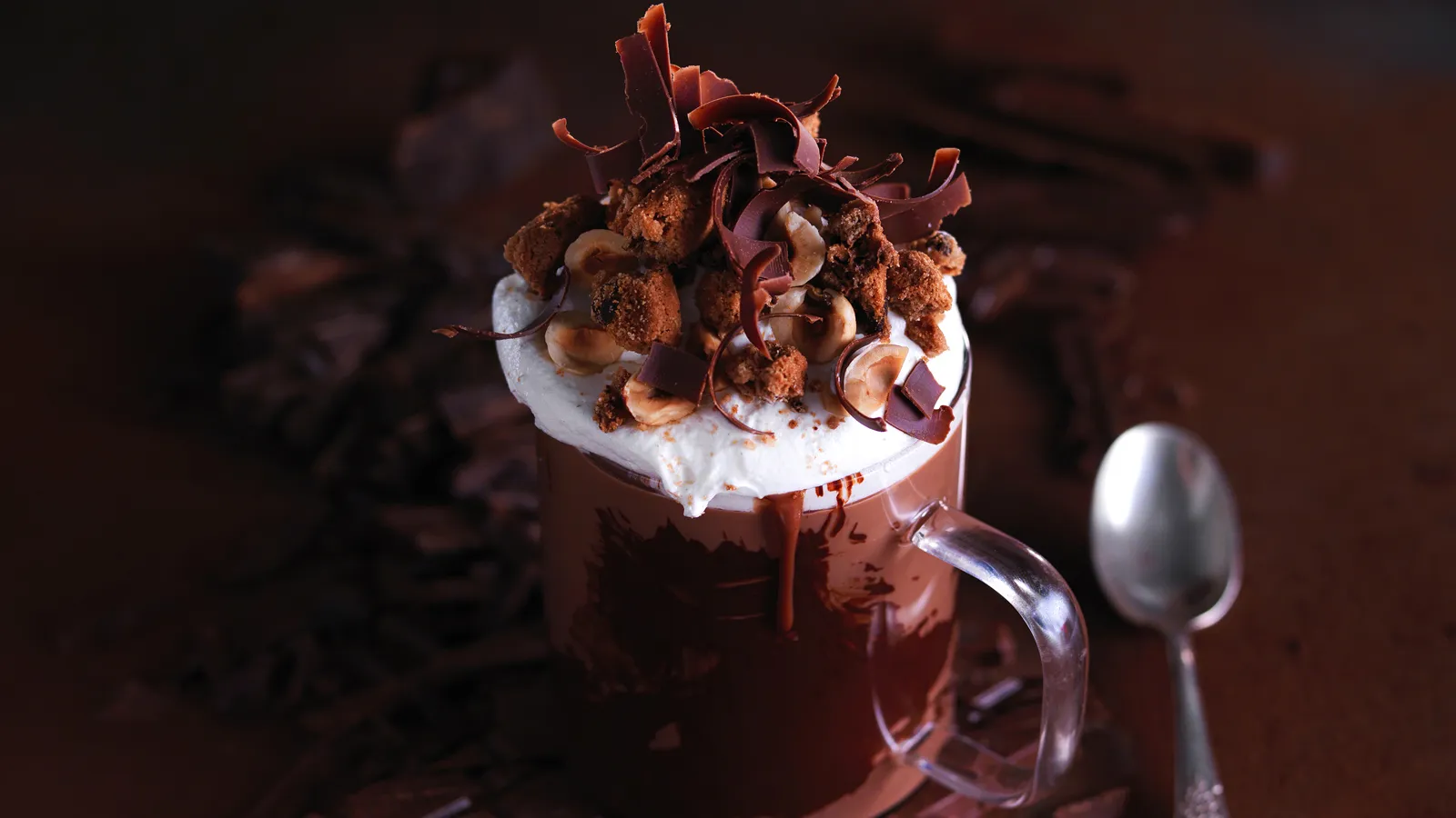 Cioccolata calda con crema alla nocciola